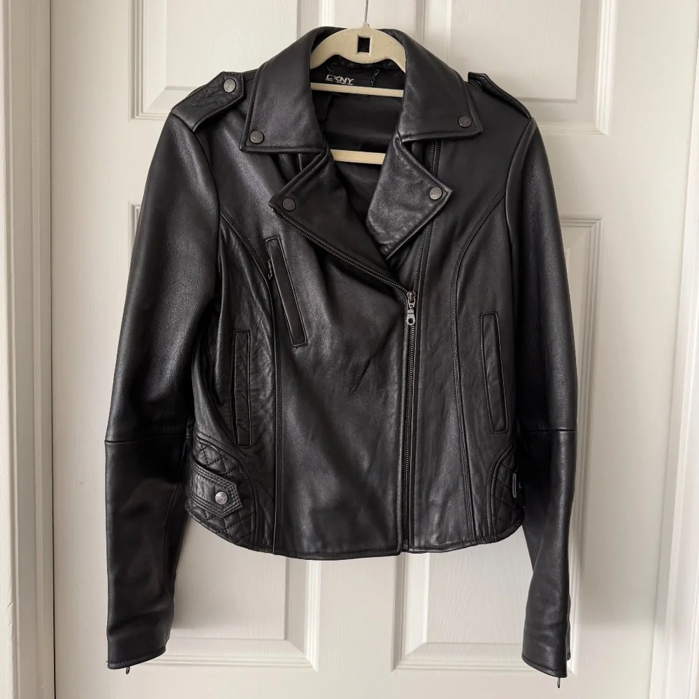 DKNY Black Leather Asymmetrical Moto Jacket with Quilted Details – Size S - Picture 2 of 7